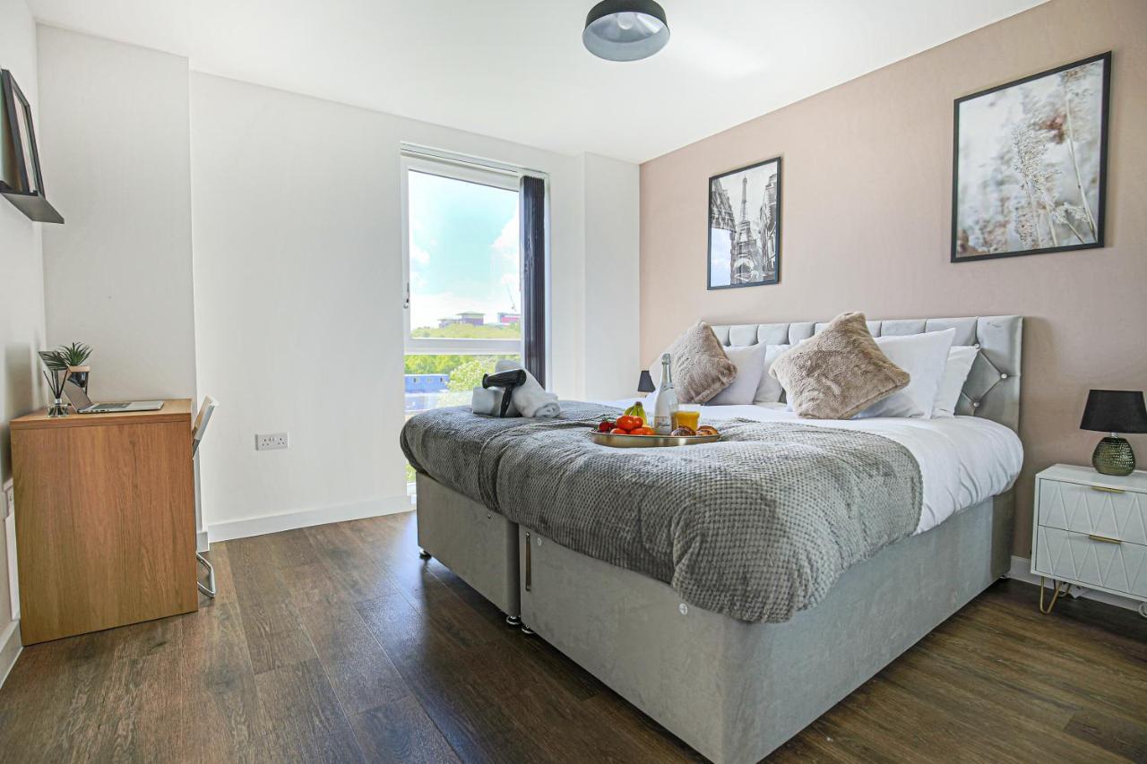 Penthouse Apartment - City Centre - Secure Parking, Balcony, Self-Check-In, Fast Wifi And Smart Tv With Netflix By Yoko Property Milton Keynes Eksteriør billede
