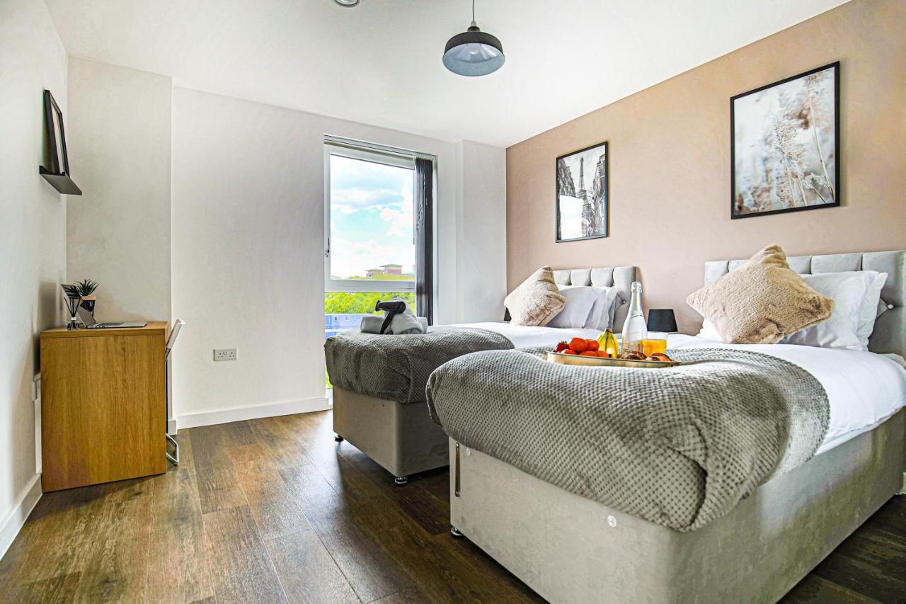 Penthouse Apartment - City Centre - Secure Parking, Balcony, Self-Check-In, Fast Wifi And Smart Tv With Netflix By Yoko Property Milton Keynes Eksteriør billede