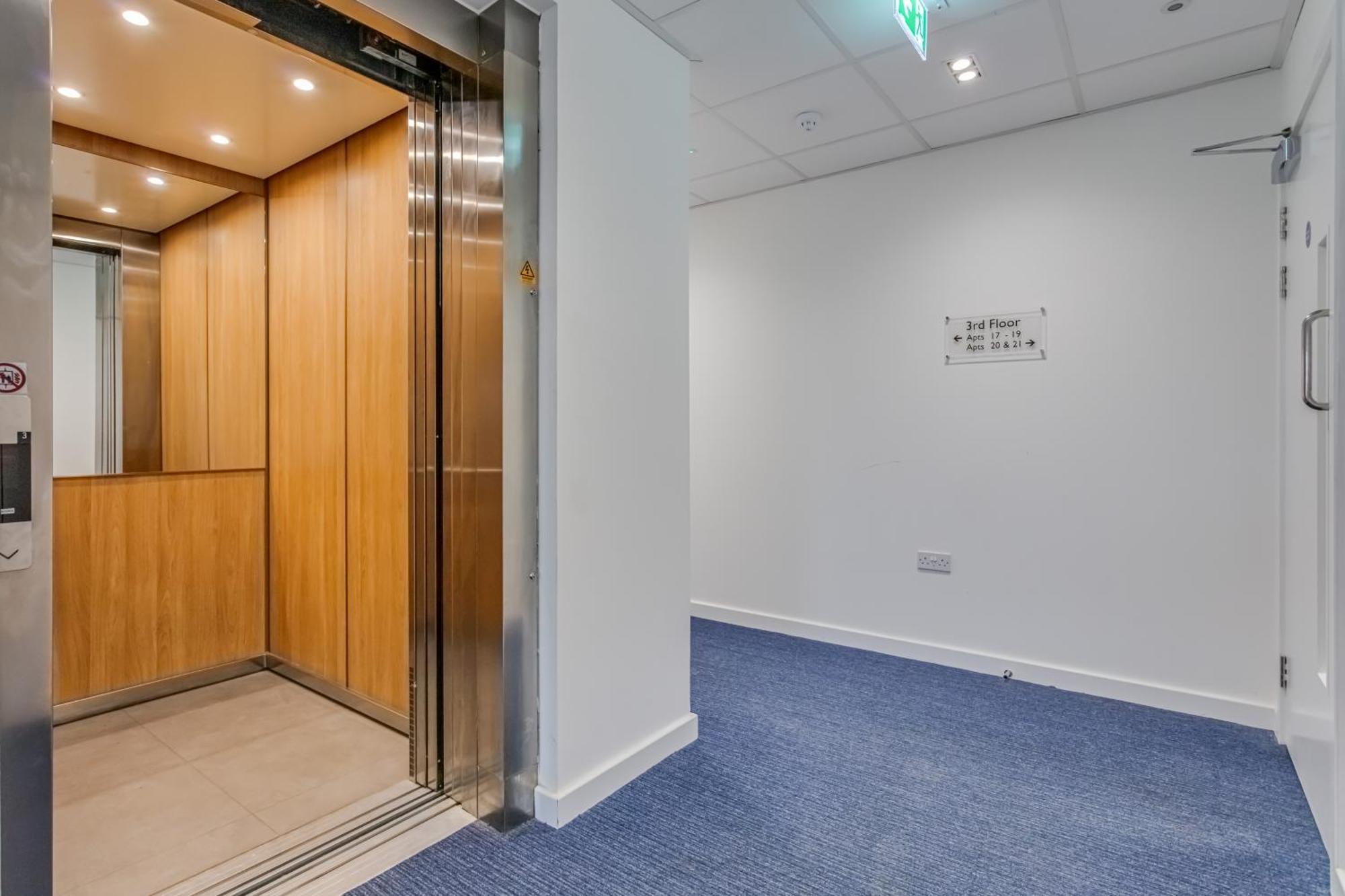 Penthouse Apartment - City Centre - Secure Parking, Balcony, Self-Check-In, Fast Wifi And Smart Tv With Netflix By Yoko Property Milton Keynes Eksteriør billede