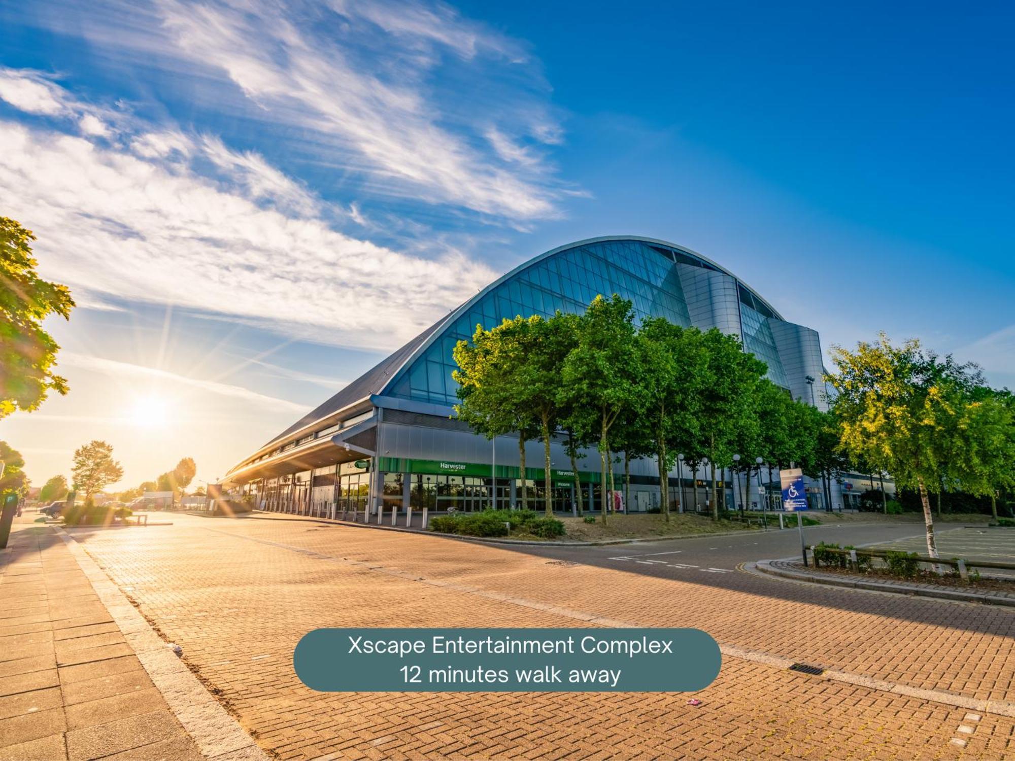 Penthouse Apartment - City Centre - Secure Parking, Balcony, Self-Check-In, Fast Wifi And Smart Tv With Netflix By Yoko Property Milton Keynes Eksteriør billede