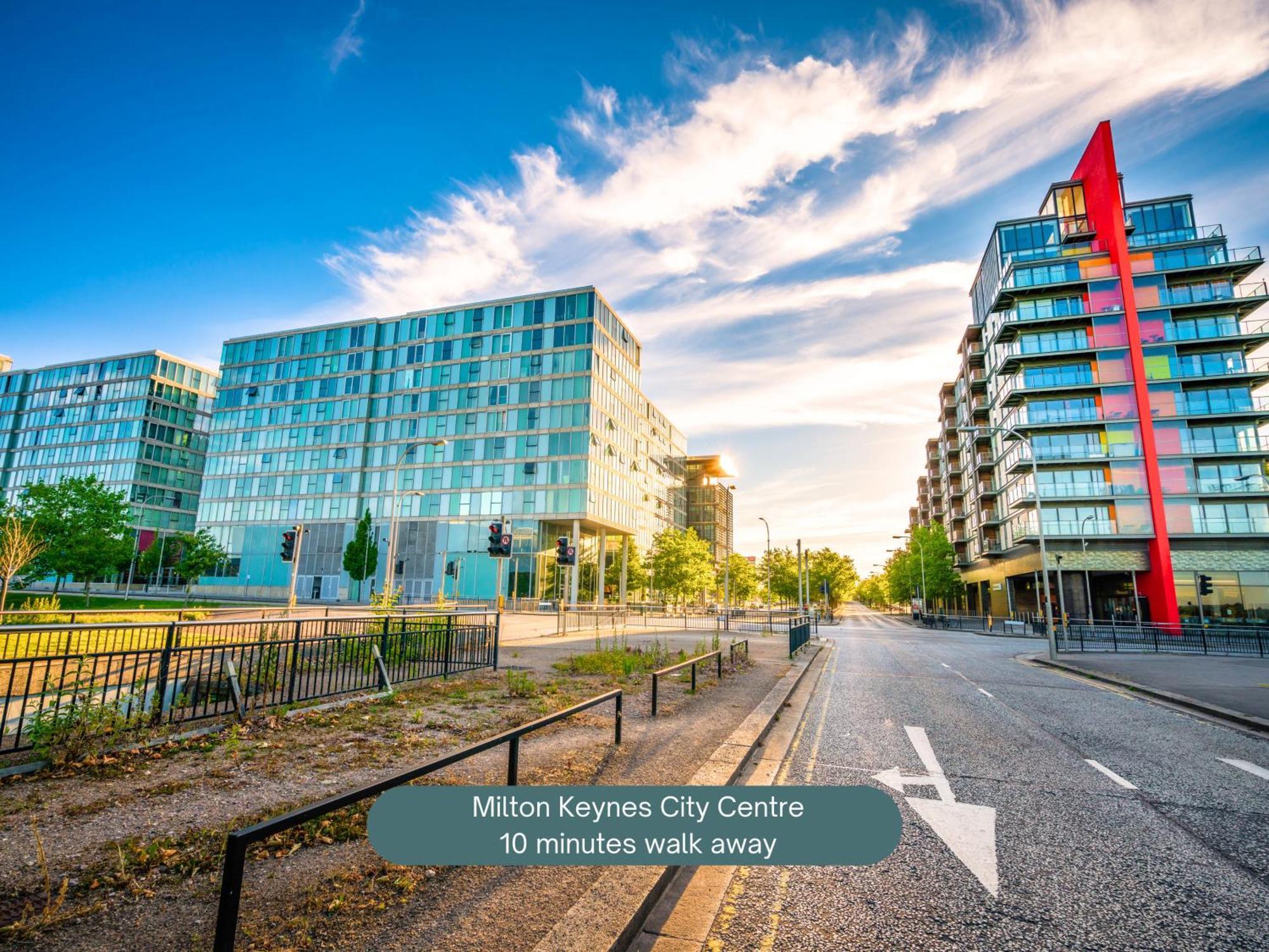 Penthouse Apartment - City Centre - Secure Parking, Balcony, Self-Check-In, Fast Wifi And Smart Tv With Netflix By Yoko Property Milton Keynes Eksteriør billede