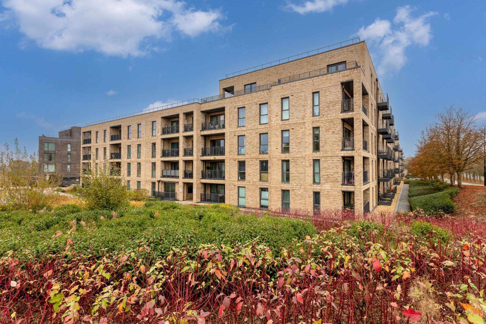 Penthouse Apartment - City Centre - Secure Parking, Balcony, Self-Check-In, Fast Wifi And Smart Tv With Netflix By Yoko Property Milton Keynes Eksteriør billede