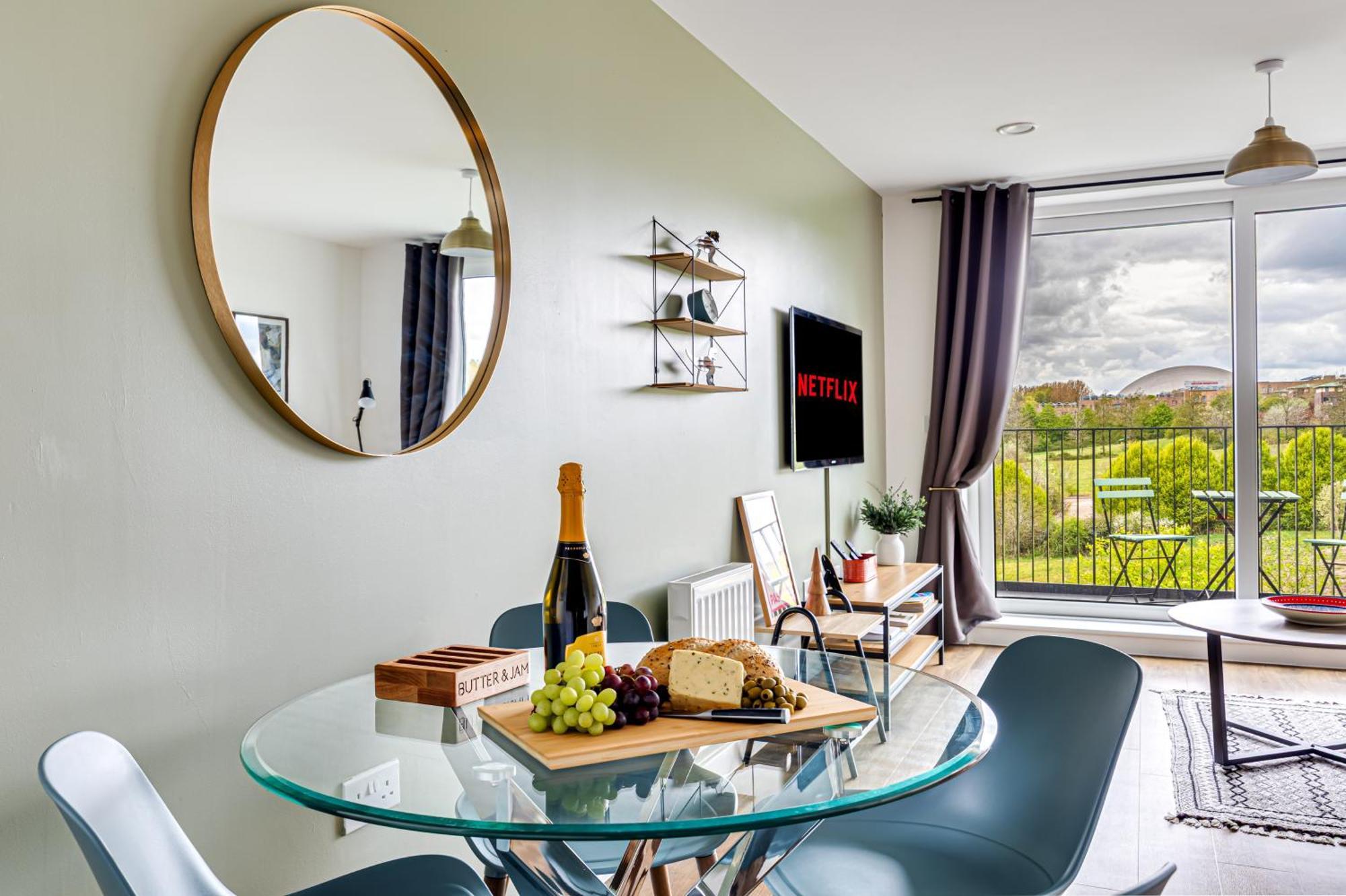 Penthouse Apartment - City Centre - Secure Parking, Balcony, Self-Check-In, Fast Wifi And Smart Tv With Netflix By Yoko Property Milton Keynes Eksteriør billede