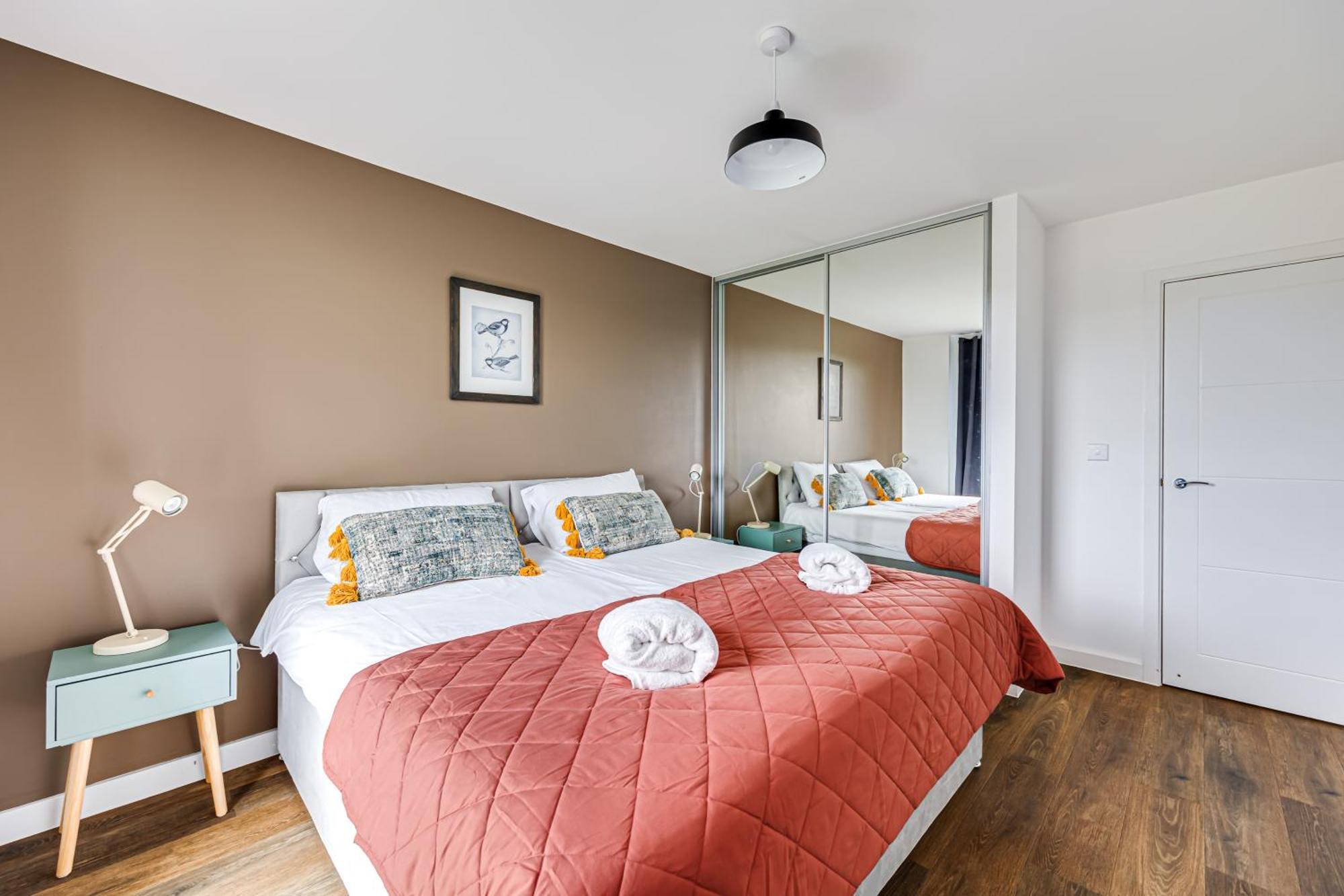 Penthouse Apartment - City Centre - Secure Parking, Balcony, Self-Check-In, Fast Wifi And Smart Tv With Netflix By Yoko Property Milton Keynes Eksteriør billede
