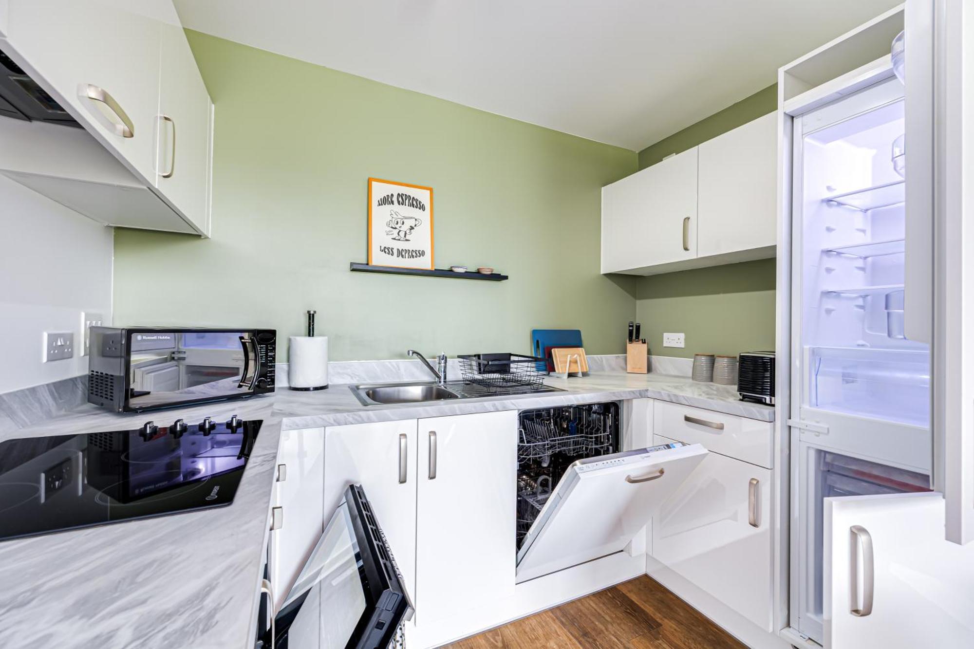 Penthouse Apartment - City Centre - Secure Parking, Balcony, Self-Check-In, Fast Wifi And Smart Tv With Netflix By Yoko Property Milton Keynes Eksteriør billede