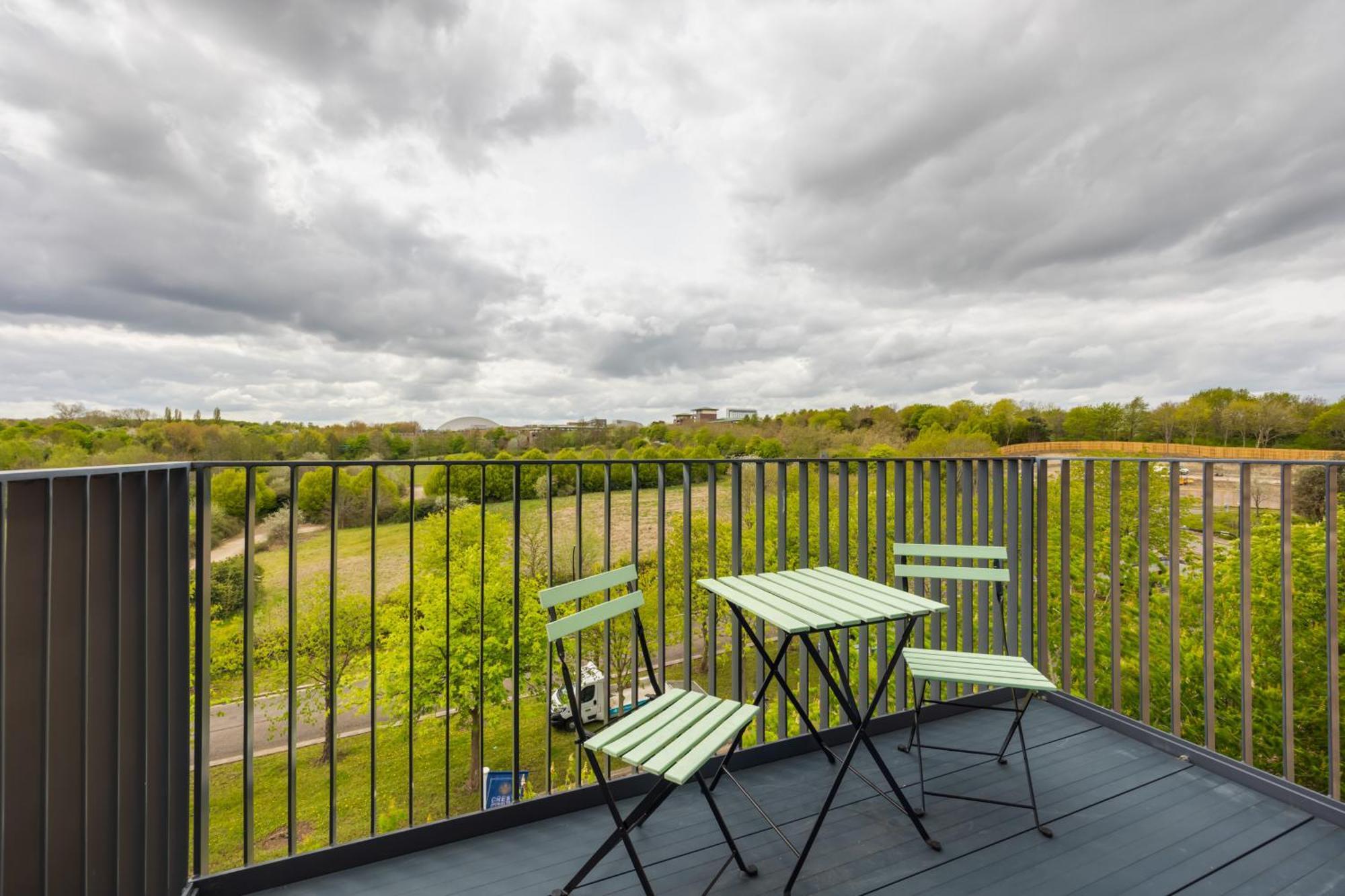 Penthouse Apartment - City Centre - Secure Parking, Balcony, Self-Check-In, Fast Wifi And Smart Tv With Netflix By Yoko Property Milton Keynes Eksteriør billede