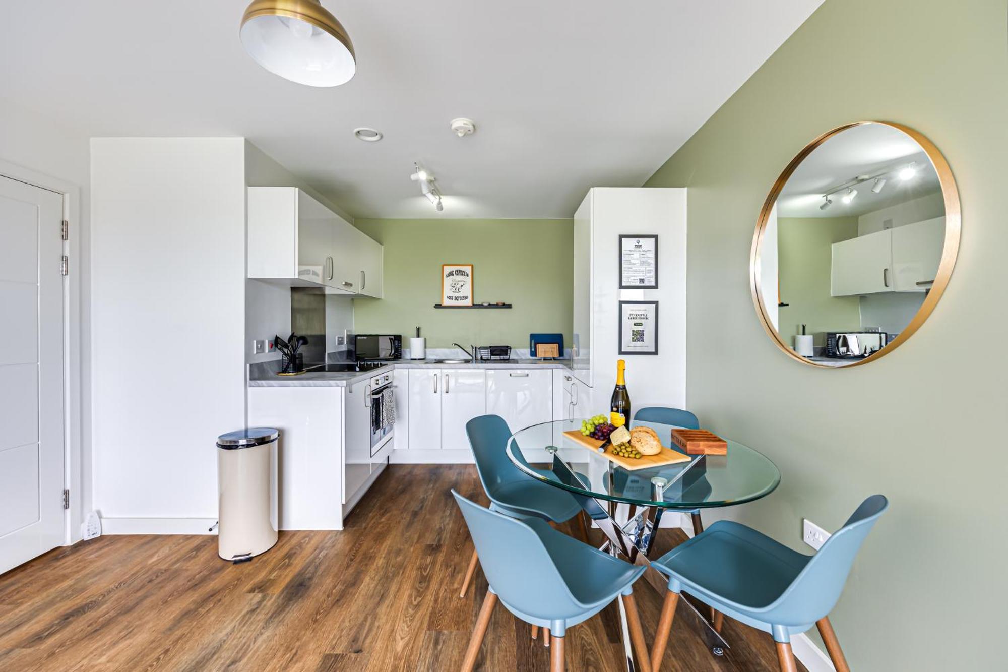 Penthouse Apartment - City Centre - Secure Parking, Balcony, Self-Check-In, Fast Wifi And Smart Tv With Netflix By Yoko Property Milton Keynes Eksteriør billede
