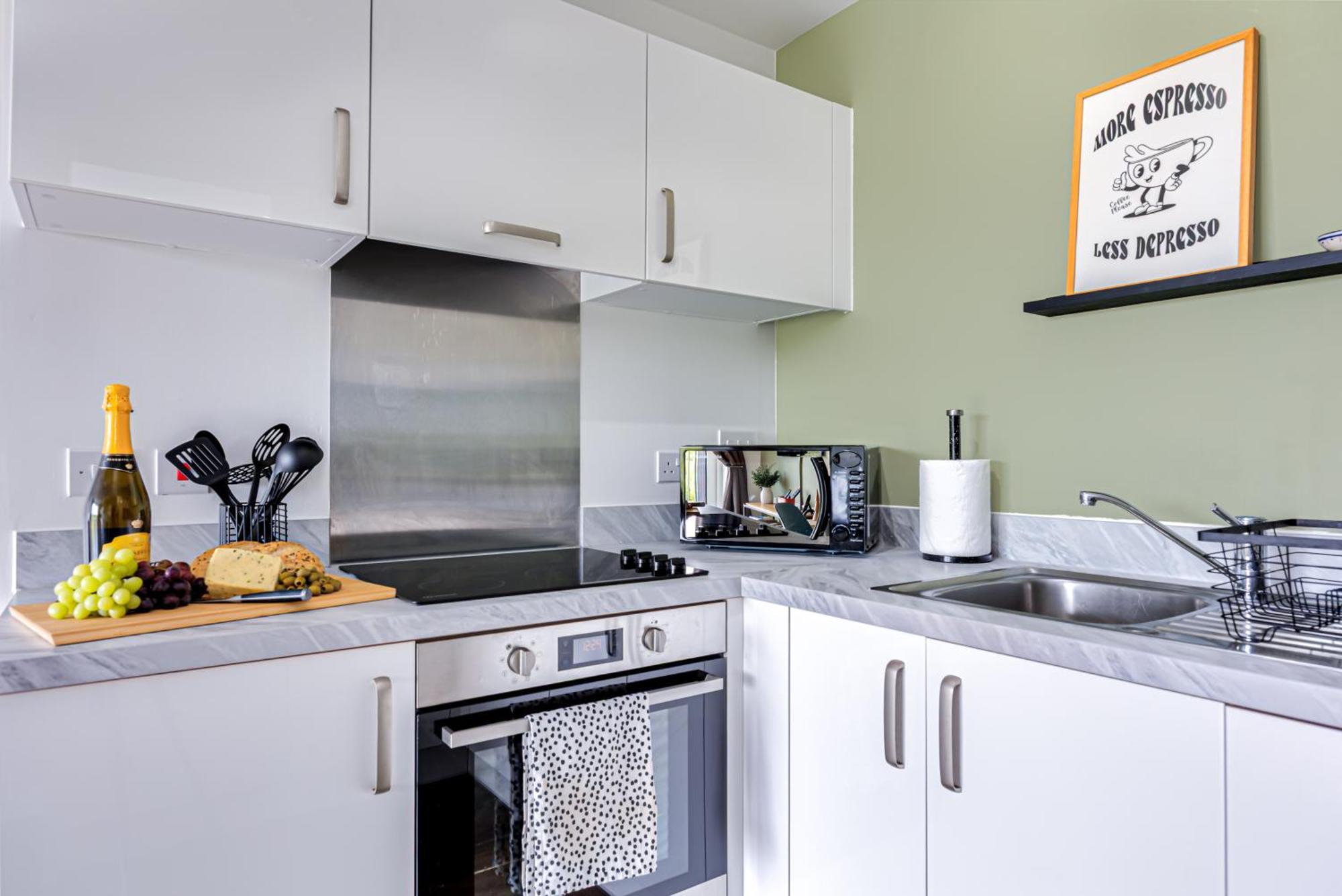 Penthouse Apartment - City Centre - Secure Parking, Balcony, Self-Check-In, Fast Wifi And Smart Tv With Netflix By Yoko Property Milton Keynes Eksteriør billede